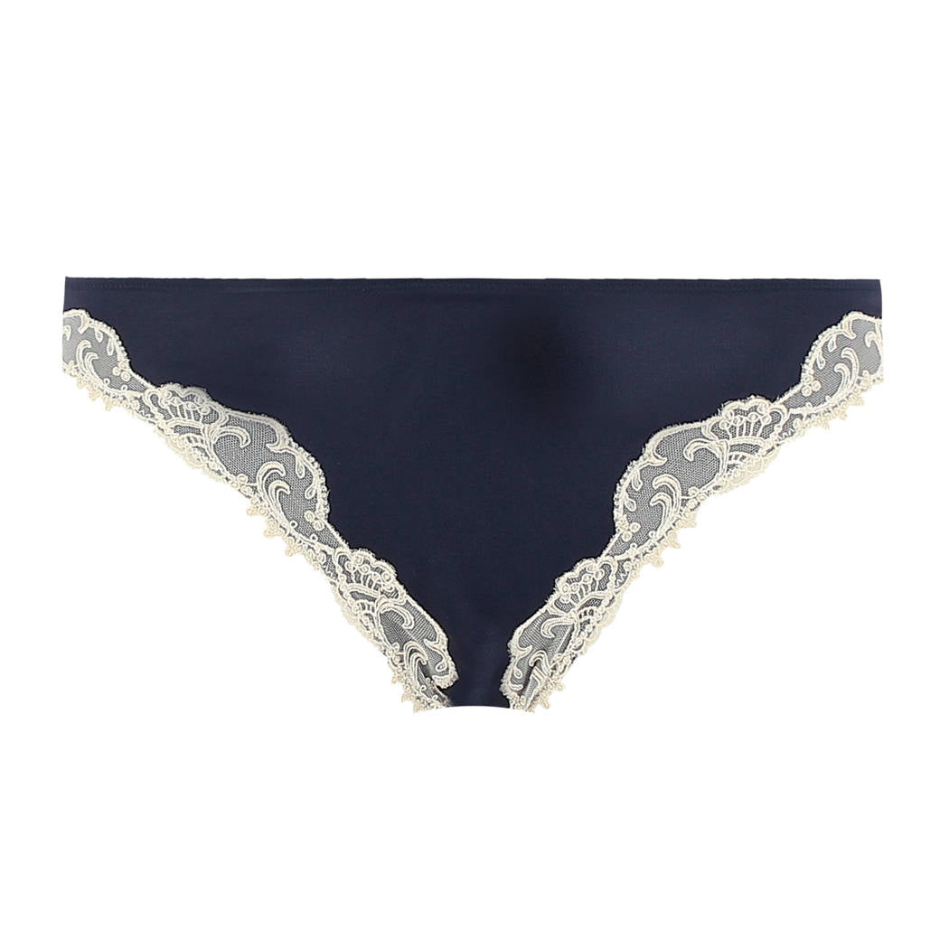 Lise Charmel Brief